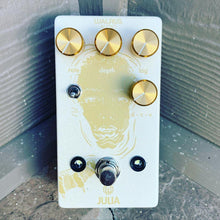 Load image into Gallery viewer, Walrus Audio Julia Custom Pearl and Gold
