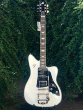 Load image into Gallery viewer, Duesenberg Paloma White

